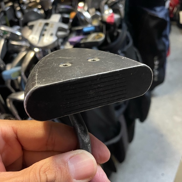 Rare vintage Pearl golf putter in right handed 
Steel shaft 35 - Picture 9 of 9